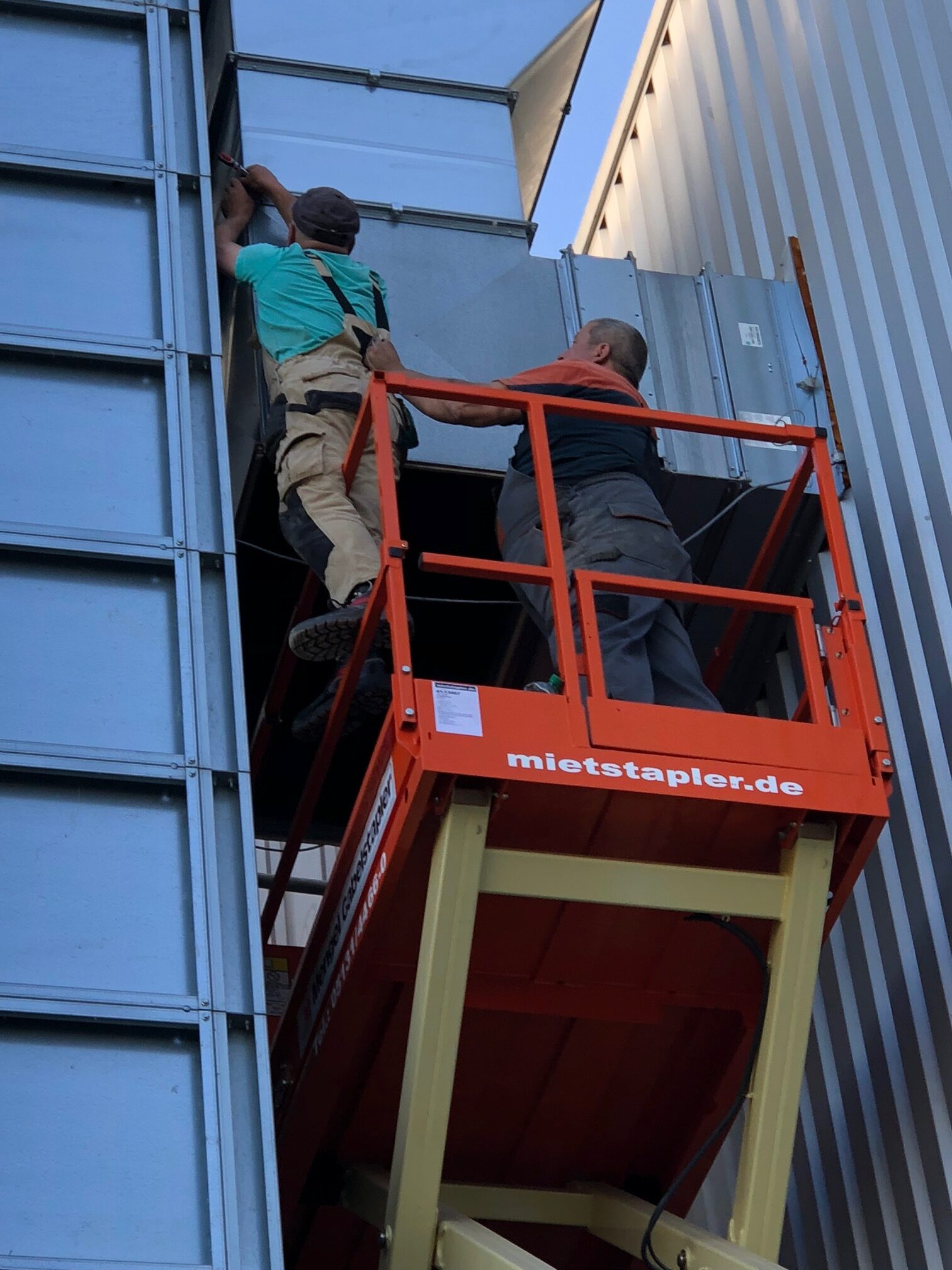 cid_EF2F139F-FD3F-4FF5-B3AB-6A9AE15FB9C1