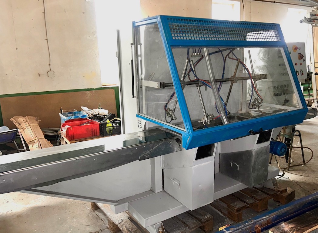 2.Automat-do-lakierowania-listew-MAKOR-CSP4