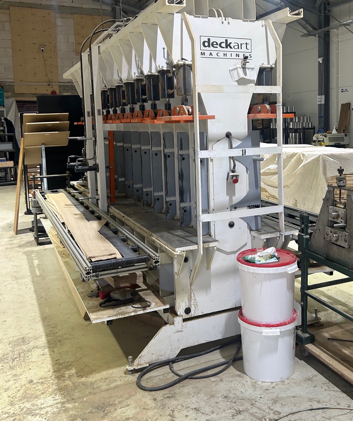 2.Prasa-dwustronna-wielowarstwowa-DECK-ART-do-podlog