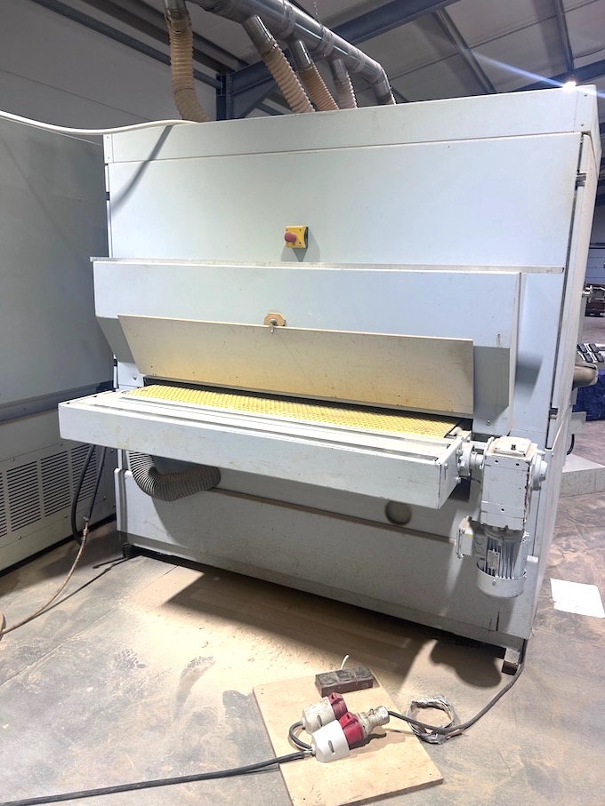 2.Szlifierka-szerokotasmowa-BUTFERING-Lucky