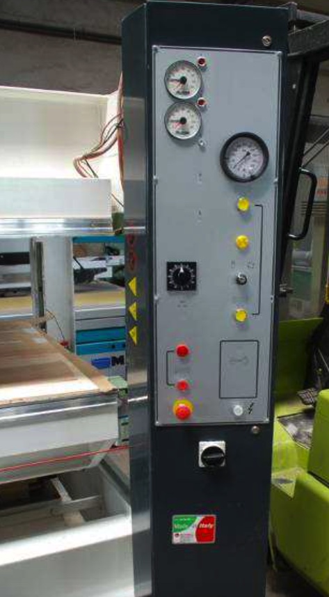 5.Polkowa-prasa-hydrauliczna-ICOTET-CON-2