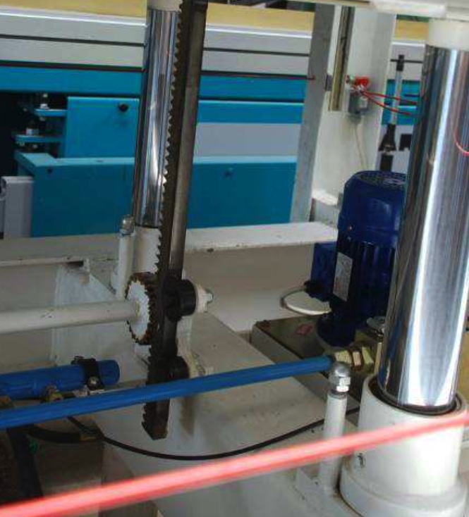 6.Polkowa-prasa-hydrauliczna-ICOTET-CON-2