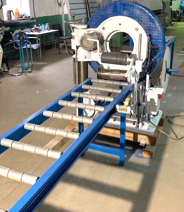 3.Automatyczna-owijarka-folia-stretch-do-pakowania-listew-itp