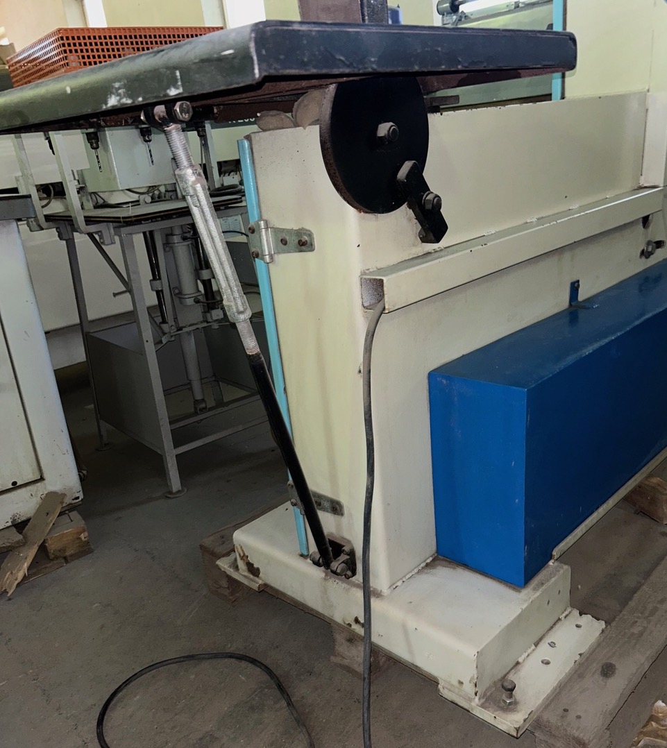 8.Szlifierka-pionowa-O.M.A-do-elementow-krzywoliniowych